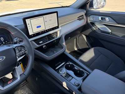 2025 Ford Explorer, $56558. Photo 6