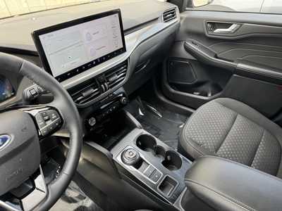 2023 Ford Escape, $25699. Photo 7