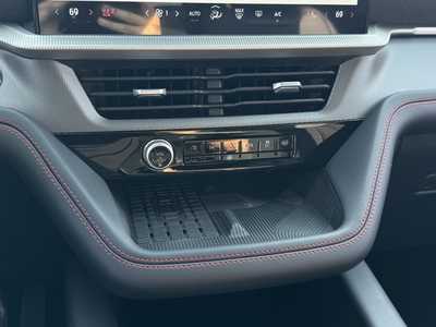 2025 Ford Explorer, $48538. Photo 5