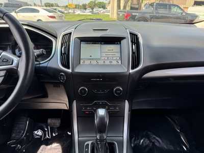 2018 Ford Edge, $14998. Photo 2