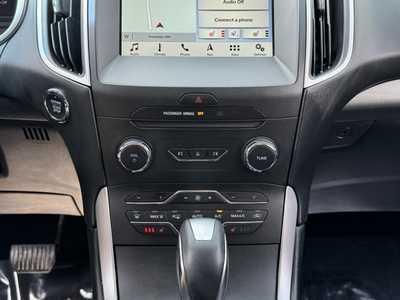 2018 Ford Edge, $14998. Photo 5