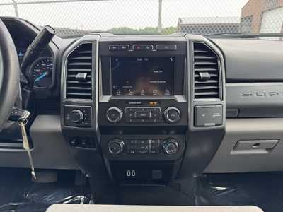 2019 Ford F350 Crew Cab, $39998. Photo 2