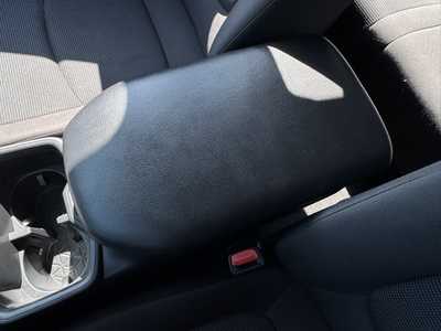2022 Toyota RAV4, $24998. Photo 11