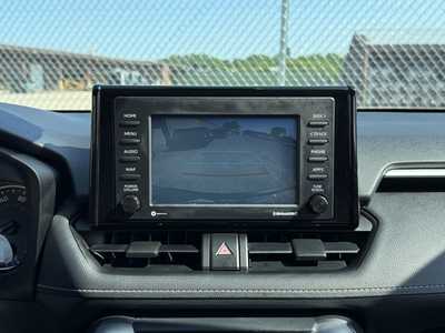 2022 Toyota RAV4, $24998. Photo 4