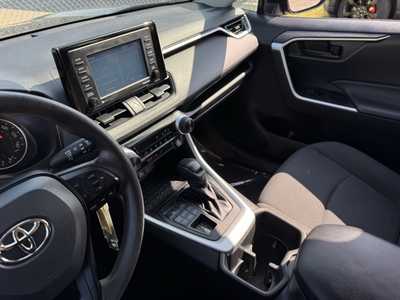 2022 Toyota RAV4, $24998. Photo 7