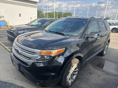 2014 Ford Explorer, $10998. Photo 2