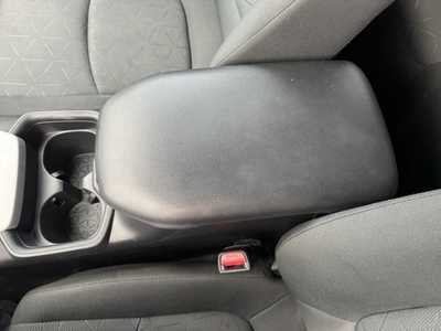 2020 Toyota RAV4, $17998. Photo 10