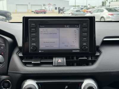 2020 Toyota RAV4, $17998. Photo 3