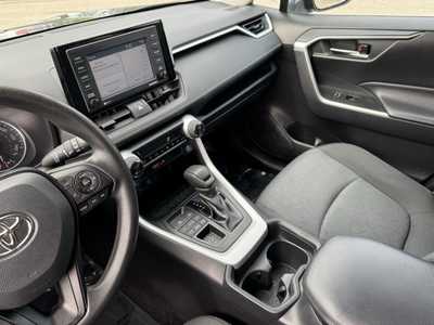 2020 Toyota RAV4, $17998. Photo 7