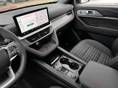 2025 Ford Explorer, $48975. Photo 8