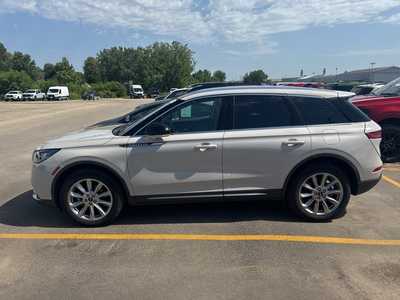 2022 Lincoln Corsair, $28599. Photo 2