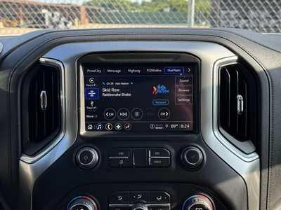 2021 Chevrolet 1500 Crew Cab, $35998. Photo 3