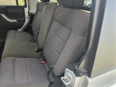 2012 Jeep Wrangler Unlimited, $10000. Photo 10