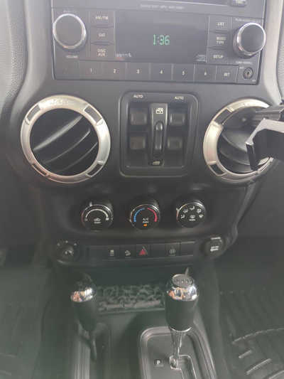 2012 Jeep Wrangler Unlimited, $10000. Photo 12