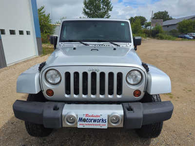 2012 Jeep Wrangler Unlimited, $10000. Photo 4