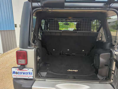 2012 Jeep Wrangler Unlimited, $10000. Photo 6