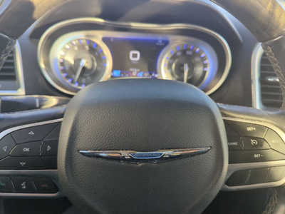 2018 Chrysler 300, $0. Photo 10