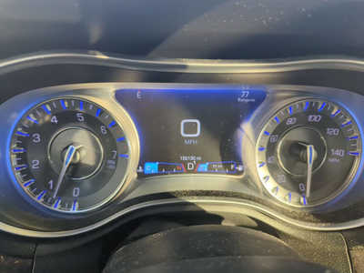 2018 Chrysler 300, $0. Photo 11