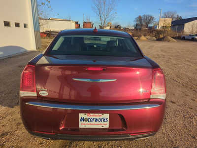 2018 Chrysler 300, $0. Photo 4