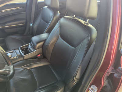 2018 Chrysler 300, $0. Photo 8