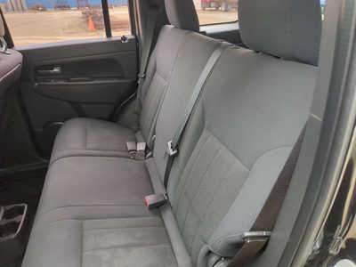 2012 Jeep Liberty, $5999. Photo 9