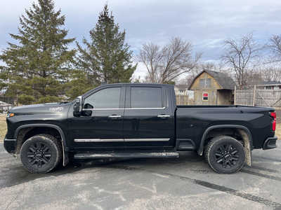 2024 Chevrolet 2500 Crew Cab, $61500. Photo 2
