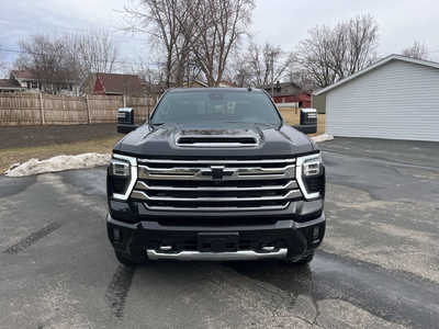 2024 Chevrolet 2500 Crew Cab, $61500. Photo 3