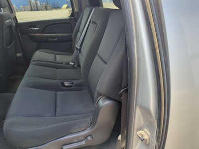 2011 Chevrolet Suburban, $3499. Photo 9