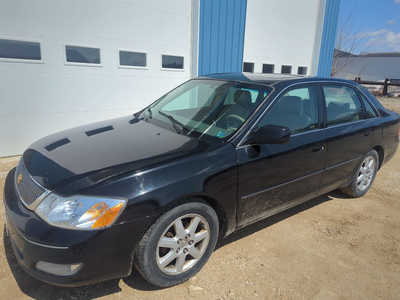 2000 Toyota Avalon, $2499. Photo 3