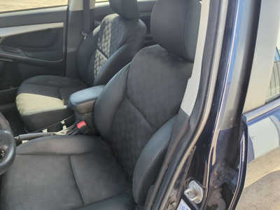 2009 Pontiac Vibe, $4250. Photo 10