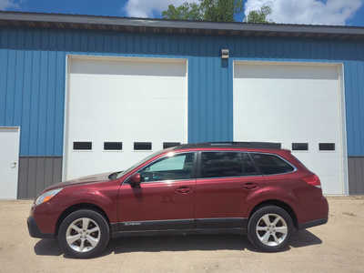 2014 Subaru Outback, $6395. Photo 3