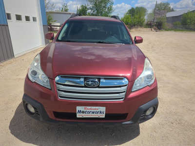 2014 Subaru Outback, $6395. Photo 5