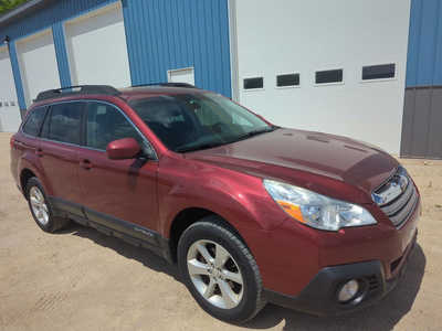 2014 Subaru Outback, $6395. Photo 6