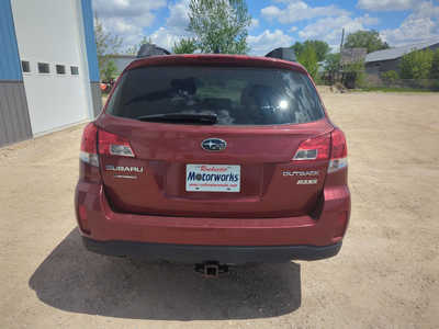 2014 Subaru Outback, $6395. Photo 8
