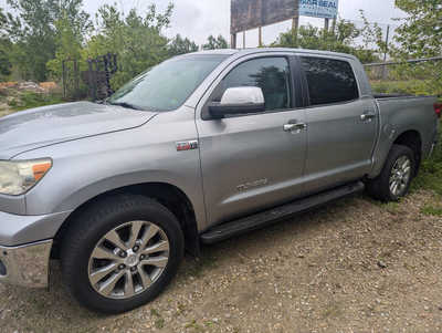 2010 Toyota Tundra Crew Cab, $13995. Photo 3