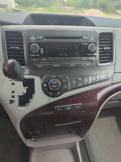 2012 Toyota Sienna, $9995. Photo 11