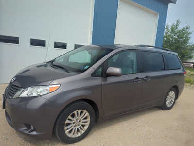 2012 Toyota Sienna, $9995. Photo 2