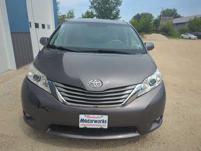 2012 Toyota Sienna, $9995. Photo 4