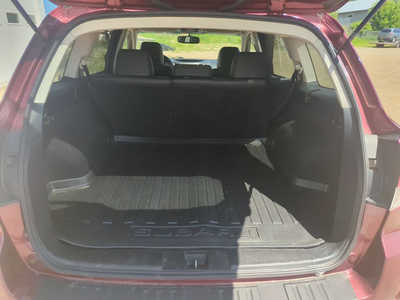 2012 Subaru Outback, $3999. Photo 9