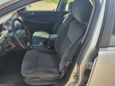 2014 Chevrolet Impala, $6499. Photo 9