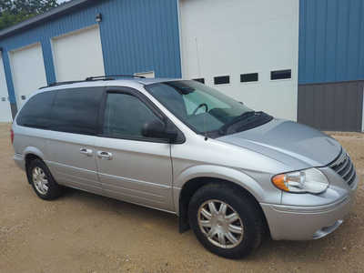 2006 Chrysler Town & Country, $4499. Photo 7