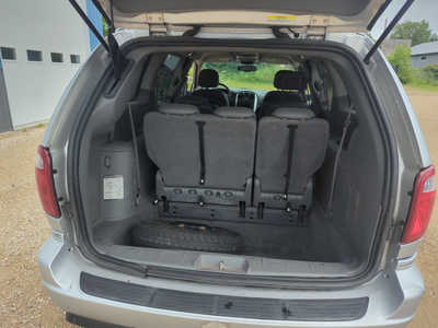 2006 Chrysler Town & Country, $4499. Photo 8