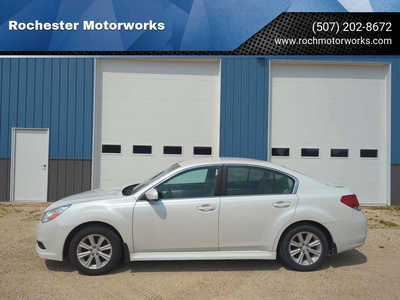 2011 Subaru Legacy, $5250. Photo 1