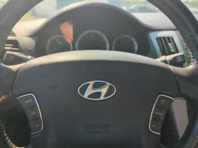 2009 Hyundai Sonata, $2950. Photo 11