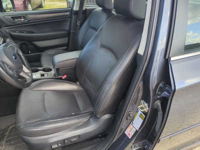 2016 Subaru Legacy, $10995. Photo 10