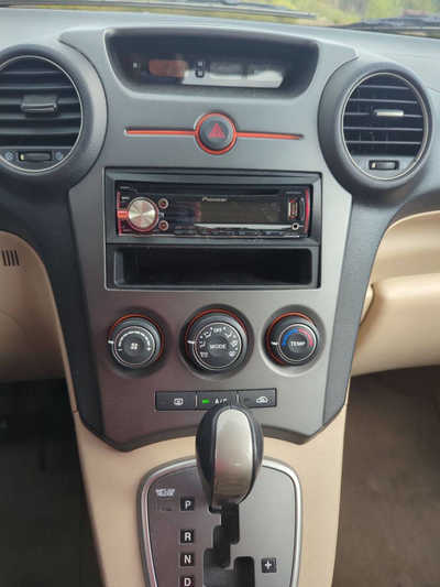 2007 Kia Rondo, $3399. Photo 11