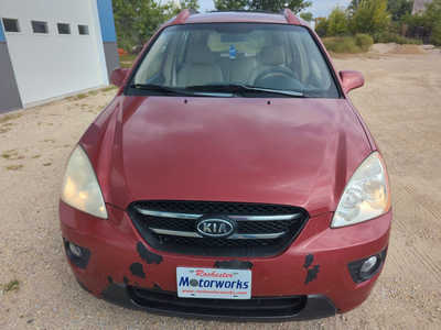 2007 Kia Rondo, $3399. Photo 4