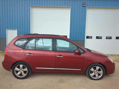 2007 Kia Rondo, $3399. Photo 7