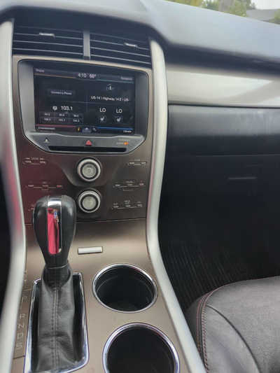 2013 Ford Edge, $4595. Photo 12