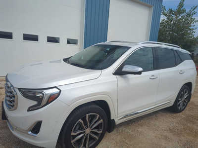 2020 GMC Terrain, $19999. Photo 3